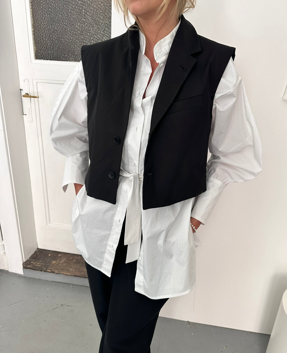 Unisex cropped vest
