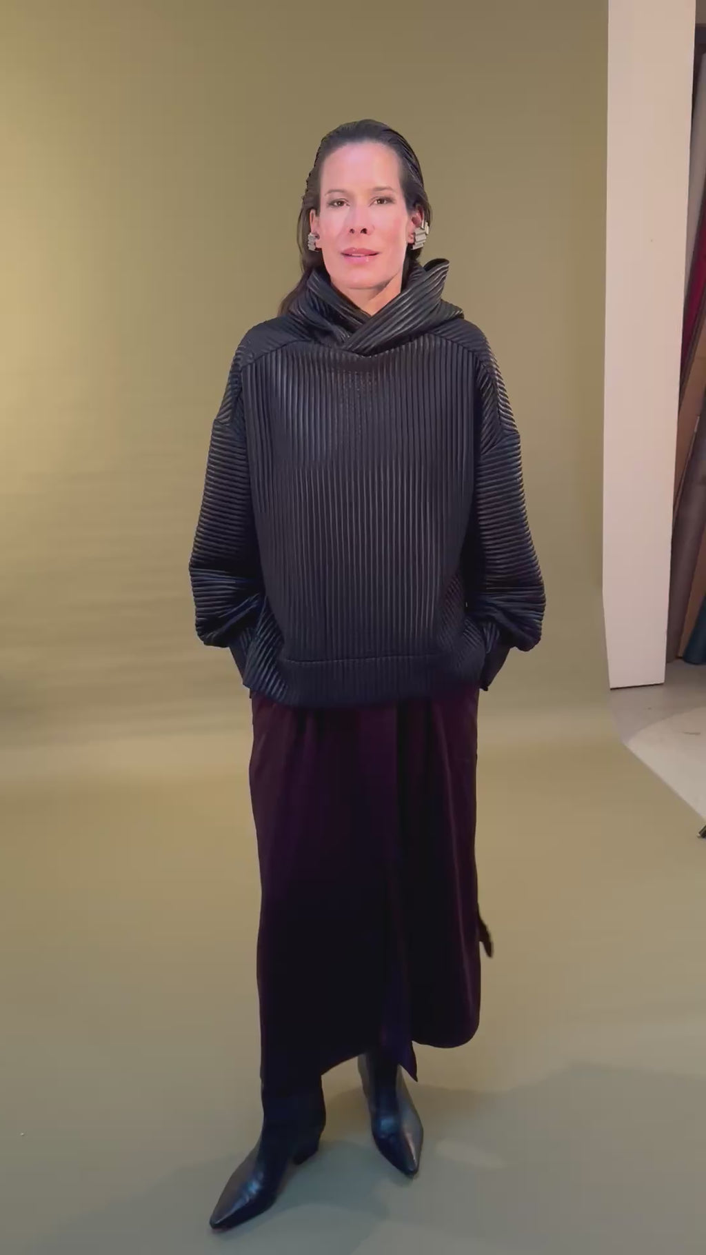 RIBBED HOODIE